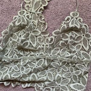 Never worn doesn’t fit! I have the small